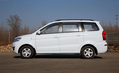 Автомобиль Dongfeng Glory 330