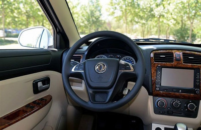 Автомобиль Dongfeng Glory 330