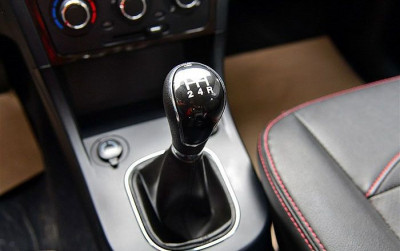 Автомобиль Dongfeng Glory 360