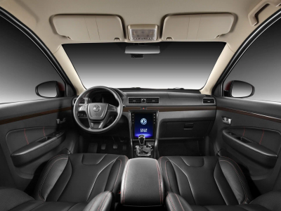 Автомобиль Dongfeng Glory 370