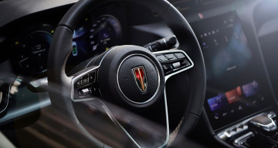 Новый автомобиль Hongqi H5