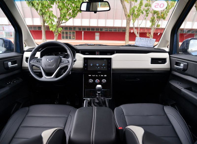 Новый автомобиль Wuling Hongguang plus