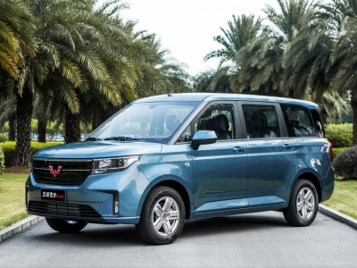 Новый автомобиль Wuling Hongguang plus