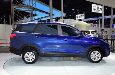 Новый автомобиль Wuling Hongguang s3