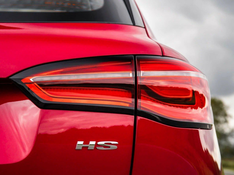 Автомобиль Mg Hs — 18