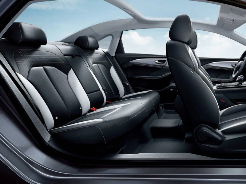 Автомобиль Roewe I6 max — 19