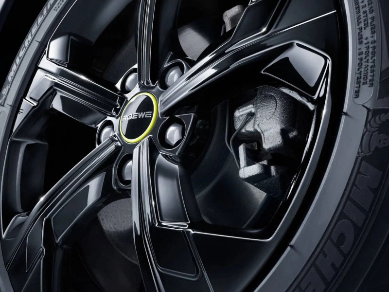 Автомобиль Roewe I6 max — 8