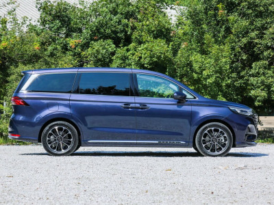 Новый автомобиль Roewe Imax8 ev