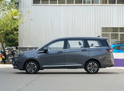 Новый автомобиль Wuling Jiachen