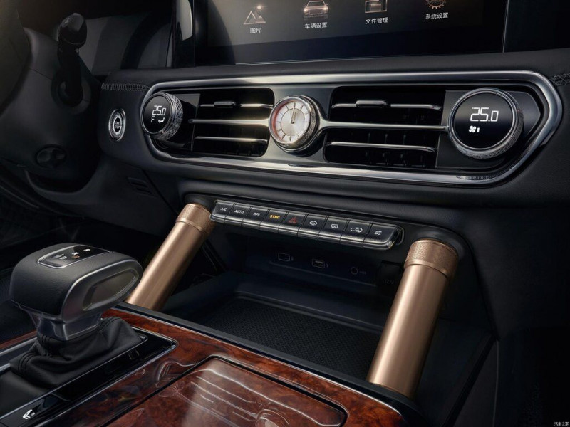 Новый автомобиль Hongqi Ls7 — 4