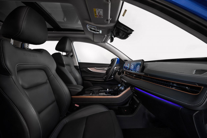 Новый автомобиль Exeed Lx — 8