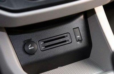 Автомобиль Dongfeng M3