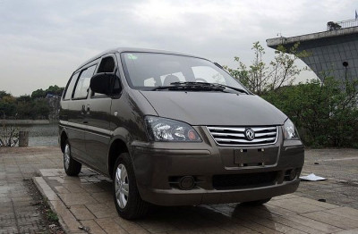 Автомобиль Dongfeng M3