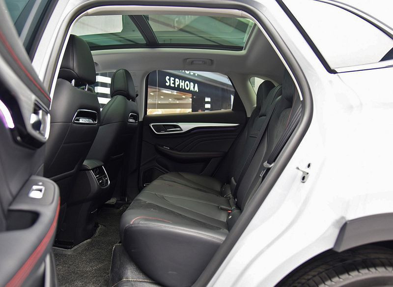 Автомобиль Roewe Marvel r — 19