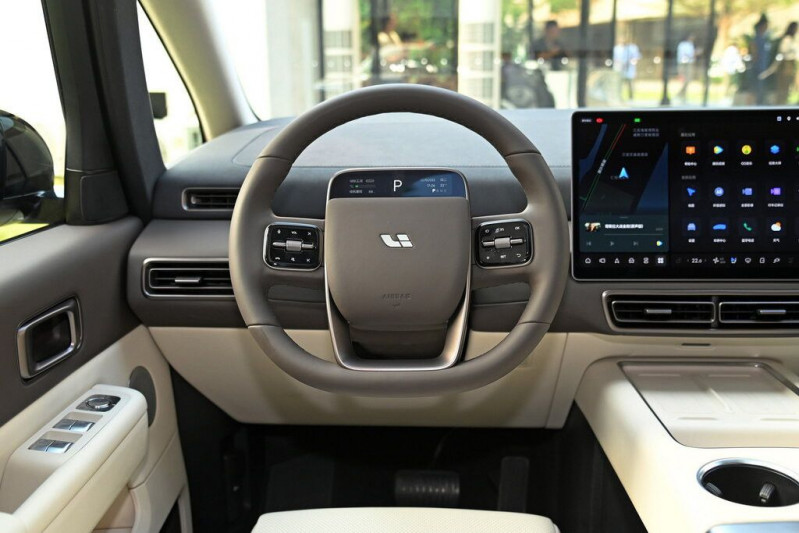 Новый автомобиль Li auto Mega — 12