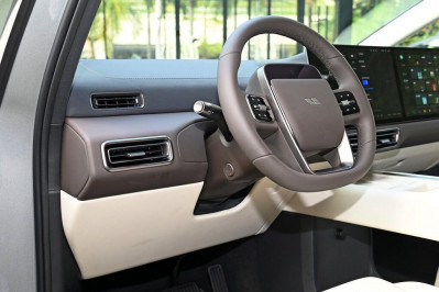 Новый автомобиль Li auto Mega