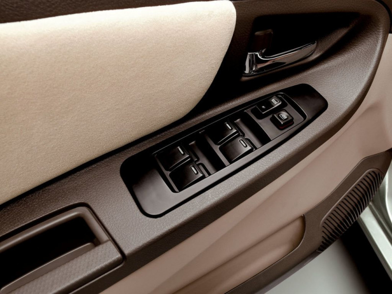 Автомобиль Geely Mk — 8