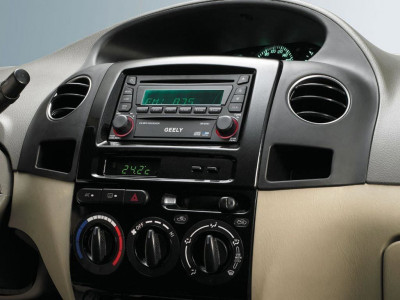 Автомобиль Geely Mk