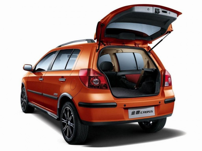 Автомобиль Geely Mk cross — 4