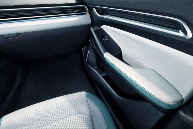 Новый автомобиль Geely New emgrand — 9