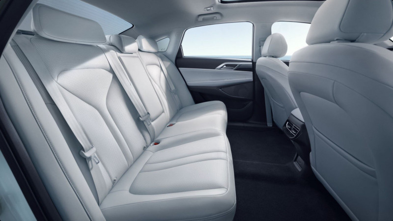 Новый автомобиль Xpeng P5 — 7