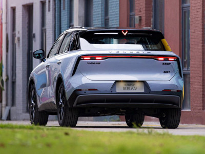 Новый автомобиль Venucia Qichen big v