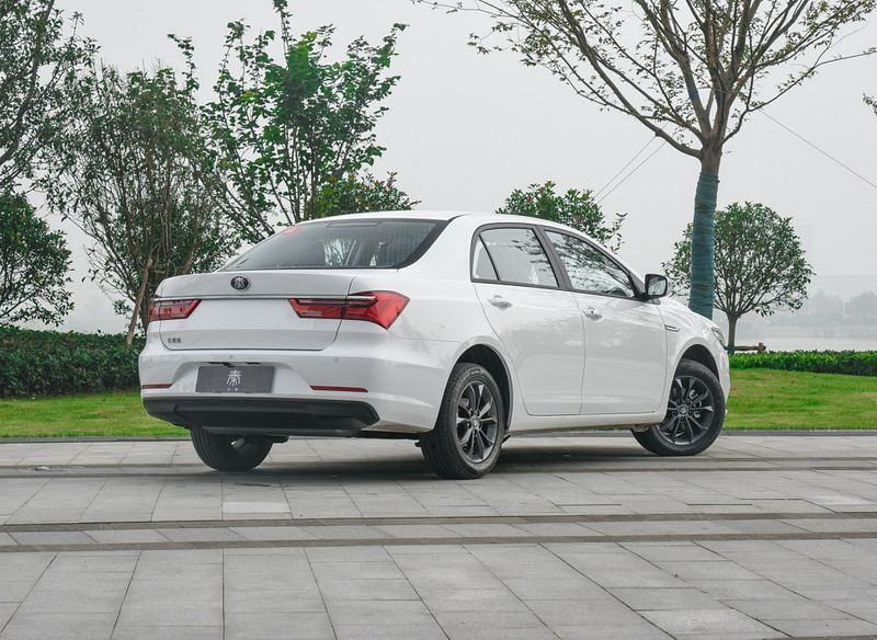 Автомобиль Byd Qin — 2