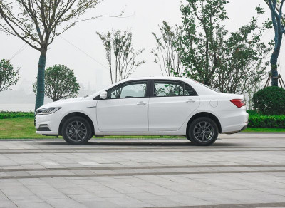 Автомобиль Byd Qin