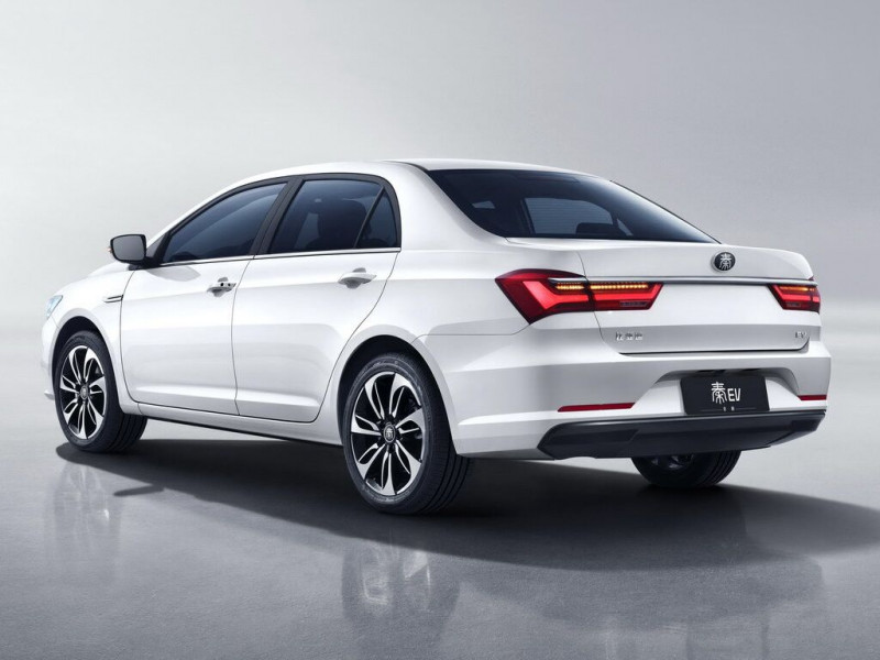 Автомобиль Byd Qin ev — 3