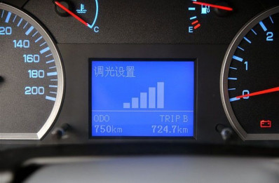 Автомобиль Dongfeng Rich