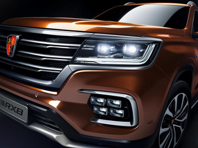 Автомобиль Roewe Rx 8 v series