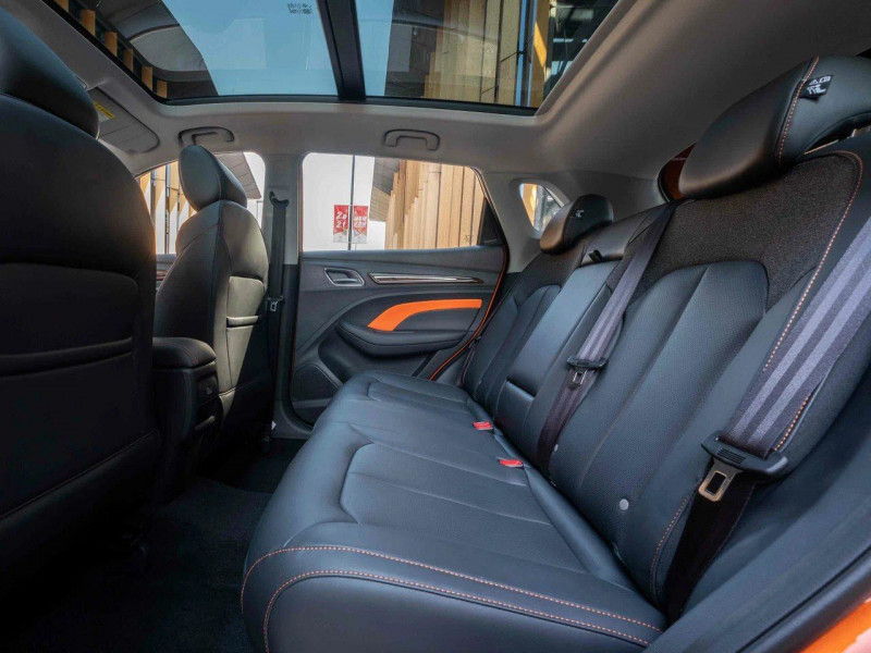 Автомобиль Roewe Rx3 pro — 10