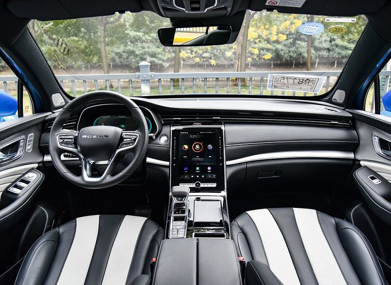 Автомобиль Roewe Rx5 emax — 20