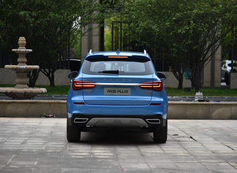 Автомобиль Roewe Rx5 eplus — 3