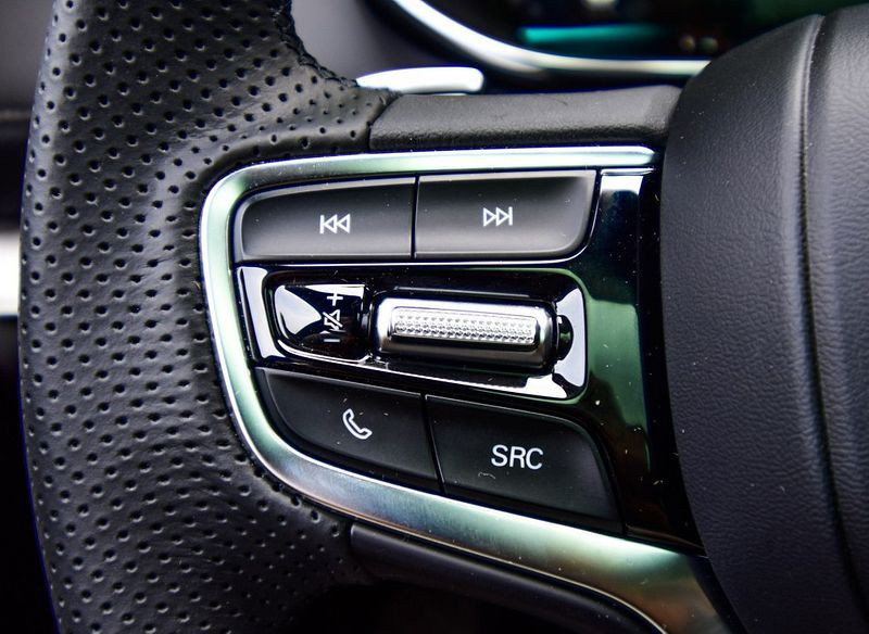 Автомобиль Roewe Rx5 max — 10