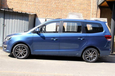 Автомобиль Dongfeng S500