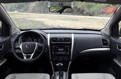 Автомобиль Dongfeng S500