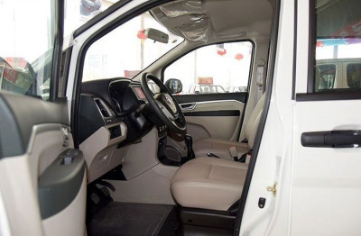 Автомобиль Dongfeng Succe