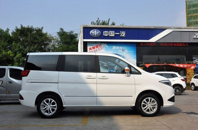 Автомобиль Dongfeng Succe