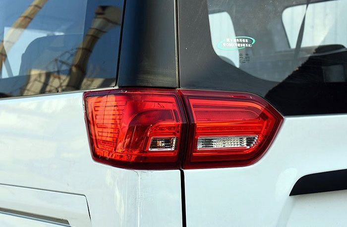 Автомобиль Dongfeng Succe — 8