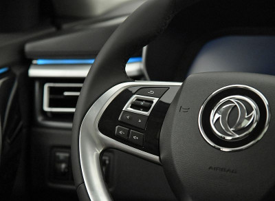 Автомобиль Dongfeng T5