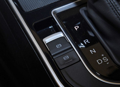 Автомобиль Dongfeng T5