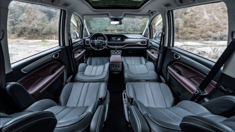 Новый автомобиль Gac Trumpchi m6 pro — 3