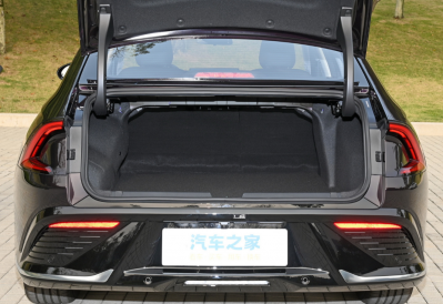 Новый автомобиль Wuling Xingguang