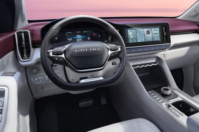 Новый автомобиль Wuling Xingyun