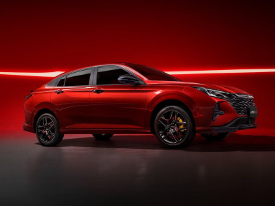 Автомобиль Dongfeng Yixuan