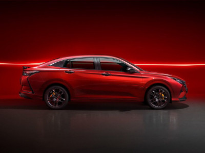 Автомобиль Dongfeng Yixuan