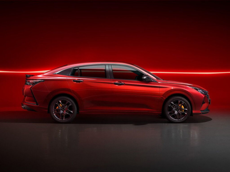 Автомобиль Dongfeng Yixuan — 9