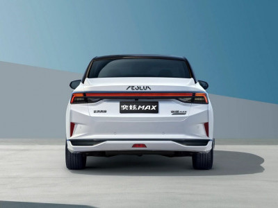 Новый автомобиль Dongfeng Yixuan max