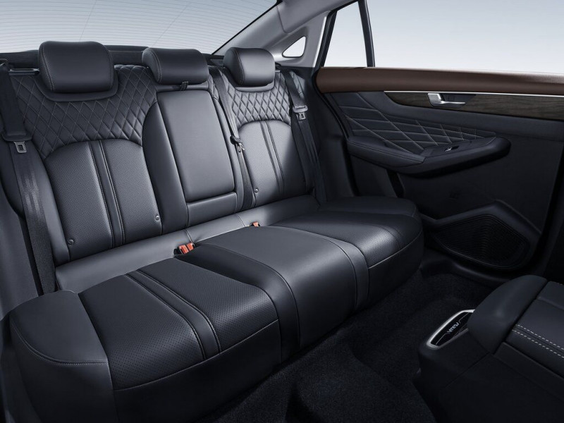 Новый автомобиль Dongfeng Yixuan max — 8